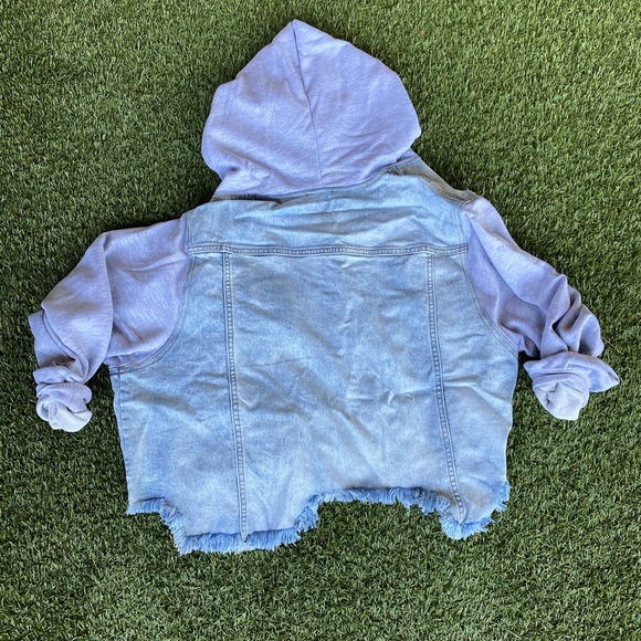 Distressed crop jean jacket - Picture 9 of 12